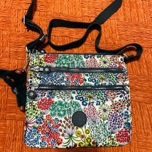 Kipling Crossbody Good Condition